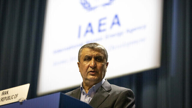 Mohammad Eslami, nuevo director de la agencia nuclear de Irán habla en la conferencia general del OIEA en Viena, en septiembre de 2021. 