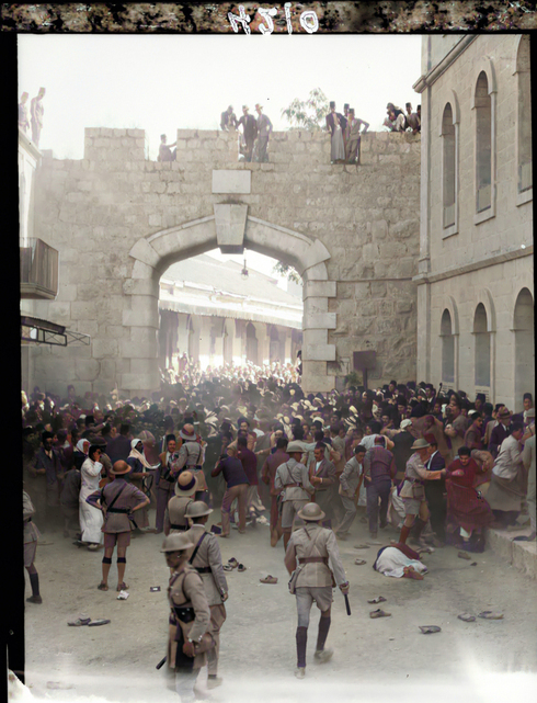 Soldados británicos durante los disturbios palestinos de 1929 en Jerusalem. 