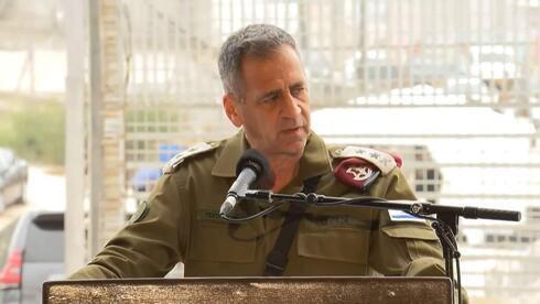 El Jefe de Estado Mayor Aviv Kochavi durante una conferencia de prensa el martes, anunciando la finalización de la barrera de Gaza. 