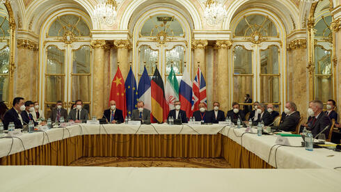 Reunión en Viena entre las potencias nucleares e Irán, para tratar de reflotar el acuerdo de 2015. 