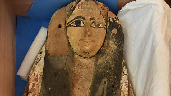 Una tapa de sarcófago regresó a Egipto en 2016. 