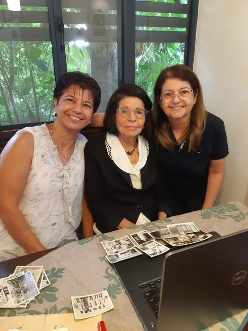 Rosa Katsav (centro) falleció en la víspera de Rosh Hashaná. (Cortesía de la familia) Rosa Katsav (centro) falleció en la víspera de Rosh Hashaná.