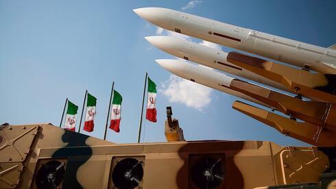 Irán exhibe su capacidad misilística. 