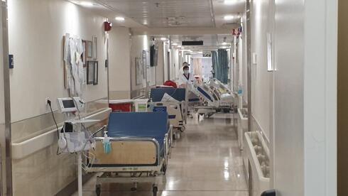 Pacientes en los pasillos en el Hospital de Holon, en marzo de este año. 