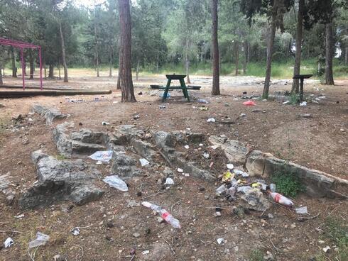  Desperdicio de alimentos en un bosque en Israel. 