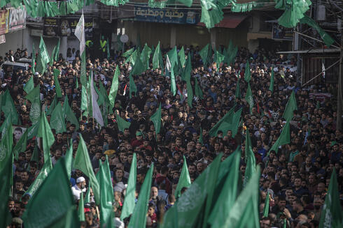 Manifestación de Hamás en la Franja de Gaza para celebrar el 34° aniversario de la fundación del grupo terrorista, este 11 de diciembre de 2021. 