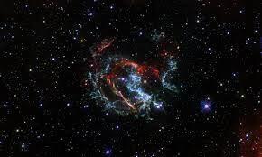 Imagen de un telescopio espacial Hubble de un remanente de supernova, conocido como 1E 0102.2-7219.