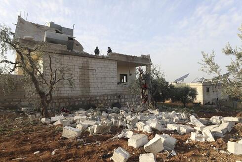 Casa destruida después de una operación del ejército estadounidense en la aldea siria de Atmeh, en la provincia de Idlib, Siria. 