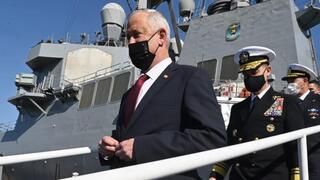 El ministro de Defensa, Benny Gantz, en la base de la Quinta Flota de Estados Unidos en Bahrein.