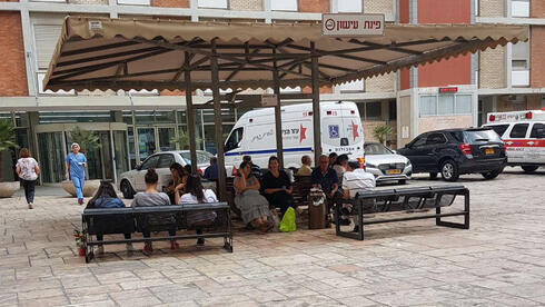 Área de fumadores en el Centro Médico Hadassha de Jerusalem.