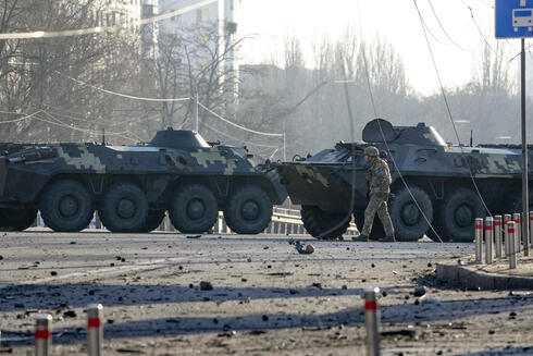 Tanques ucranianos bloqueando las carreteras a Kiev. 