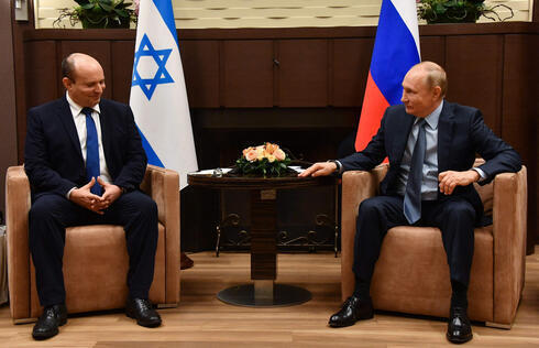 El primer ministro de Israel, Naftalí Bennett, en reunión con el presidente de Rusia, Vladimir Putin. 