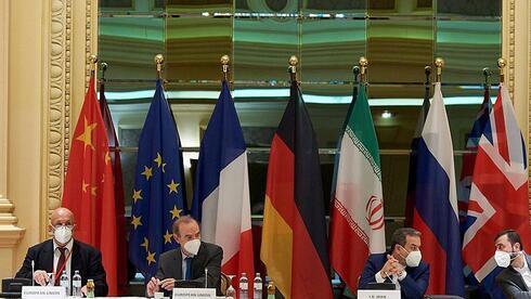 Reunión en Viena entre representantes de las potencias nucleares y funcionarios iraníes. (Reuters) Reunión en Viena entre representantes de las potencias nucleares y funcionarios iraníes.