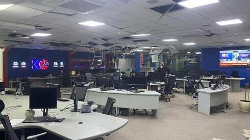 Daños por un ataque con misiles en la cadena de televisión Kurdistán 24. 