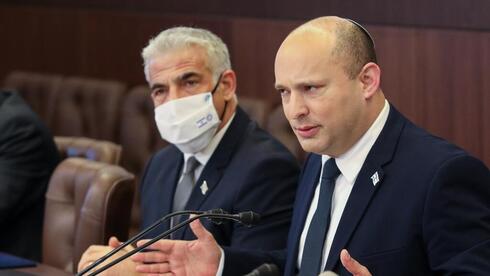Lapid y Bennett expresaron condolencias públicas por la muerte del presidente emiratí. (Mark Israel Salem) Lapid Bennett