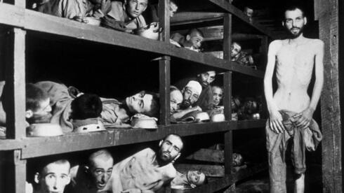 Cautivos judíos en el campo de concentración de Buchenwald.