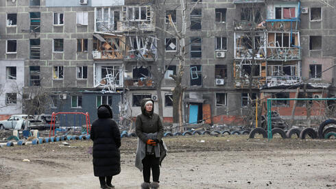 Un edificio residencial en Mariupol tras ser destruido por los bombardeos rusos.