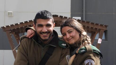 Shirel Abukarat y Yezen Falah en una foto tomada pocas horas antes de su asesinato en un atentado terrorista el domingo.