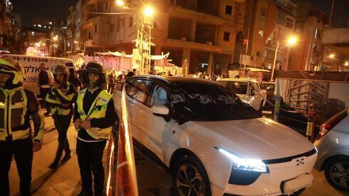 Fuerzas policiales en la escena de un presunto ataque terrorista en Bnei Brak. 