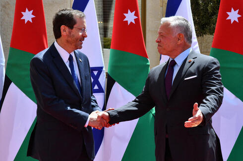 Michael Herzog y el rey Abdullah de Jordania. 