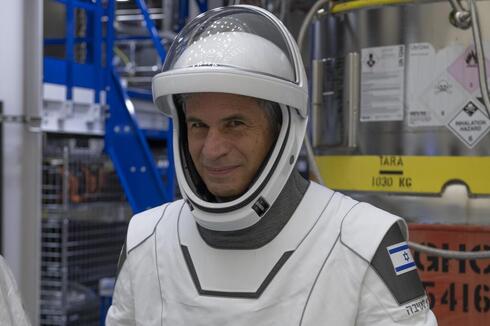 Eytan Stibbe con su traje espacial. 