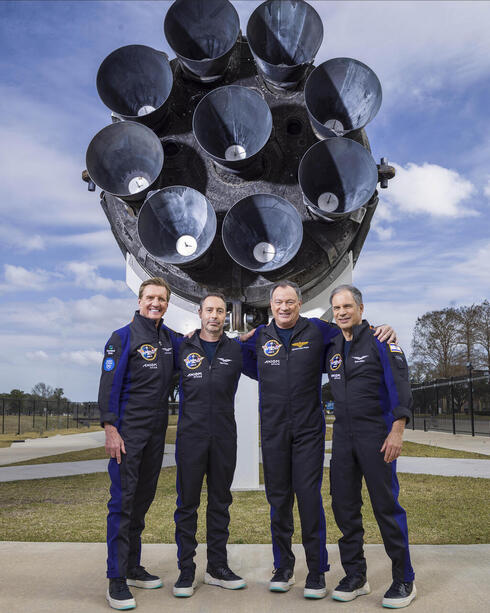 Eytan Stibbe y el equipo de AX-1.