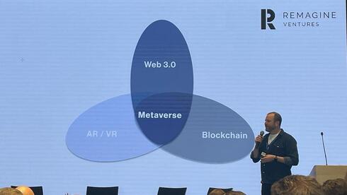 Conferencia "Metaverse: The New Internet". 