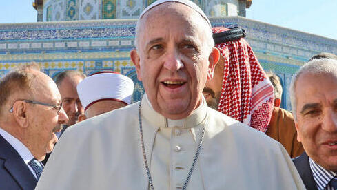 El papa católico, Francisco, en el Monte del Templo, cuando visitó Jerusalem en 2014. 