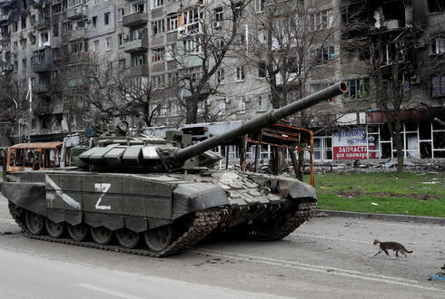 Un tanque ruso en Mariúpol. 
