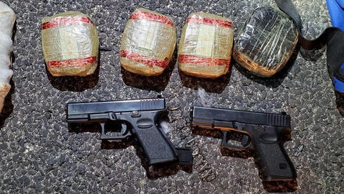Imagen de archivo que muestra las armas incautadas durante un intento de contrabando cerca del Líbano. (FDI) Imagen de archivo que muestra las armas incautadas durante un intento de contrabando cerca del Líbano.