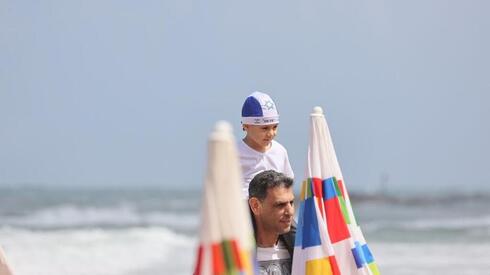 Jornada de festejos nacionales por el 74° aniversario de la independencia del Estado de Israel. (Moti Kimchi) Yom Haatzmaut Aviones Playa