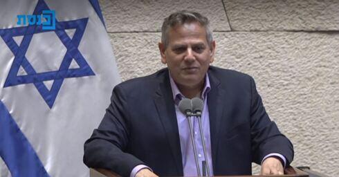 El ministro de Salud, Nitzan Horowitz, se dirige a la Knesset en Jerusalem, el 23 de junio de 2021.