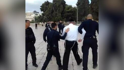Hombre judío detenido tras rezar en el Monte del Templo en violación del statu quo.