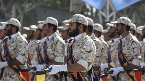 Desfile de la Guardia Revolucionaria iraní. 
