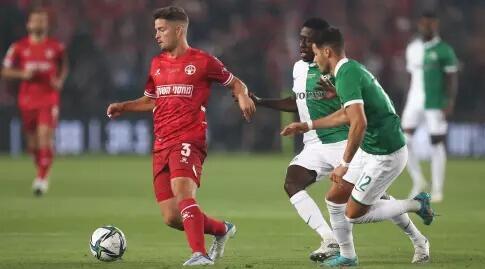 Hapoel Beer Sheva y Maccabi Haifa, los dos campeones de la temporada del fútbol israelí. 