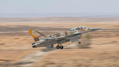 Avión de combate de la Fuerza Aérea durante un ejercicio de las FDI en preparación para la guerra en el norte. (FDI) Avión de combate de la Fuerza Aérea durante un ejercicio de las FDI en preparación para la guerra en el norte.