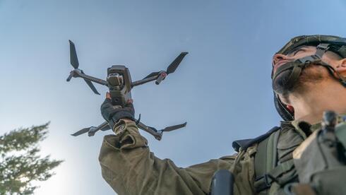 Vehículo aéreo no tripulado lanzado durante un simulacro militar para preparar la guerra contra Hezbolá en el norte.