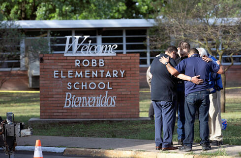 La Escuela Primaria Robb en Texas, donde 21 personas fueron asesinadas a tiros por un pistolero.