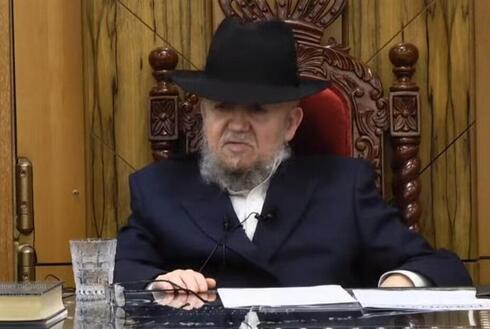 El rabino Meir Mazuz califica a los líderes gubernamentales como “peores que los nazis”. (Captura de pantalla) El rabino Meir Mazuz califica a los líderes gubernamentales como “peores que los nazis”.