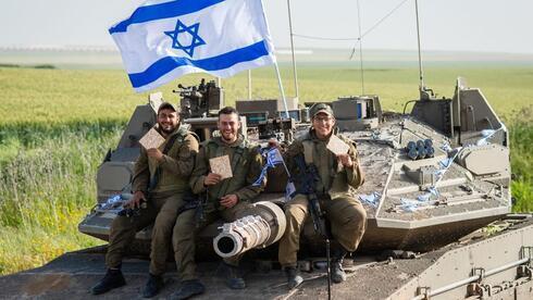 Soldados religiosos sirven en el ejército israelí. 