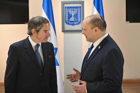 Rafael Grossi, director del OIEA; y Naftalí Bennett, primer ministro de Israel. (Kobi Gideon) Grossi Bennett