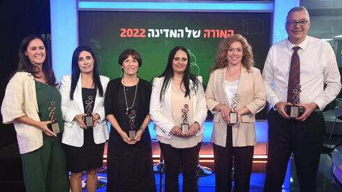 Los seis docentes que recibieron el premio "Maestros del Estado". 