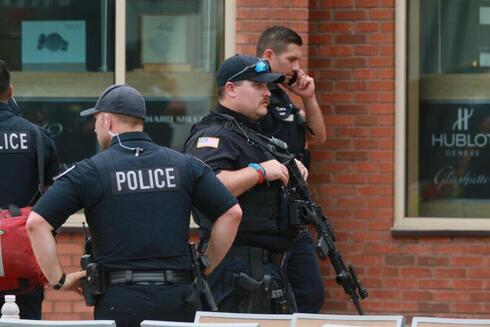 La policía en el lugar del ataque durante un desfile en Chicago, Estados Unidos. (Reuters) La policía en el lugar del ataque durante un desfile en Chicago, Estados Unidos.