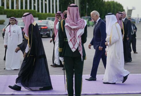 El presidente Joe Biden llega al Aeropuerto Internacional Rey Abdulaziz, en Jeddah, Arabia Saudita (AP) El presidente Joe Biden llega al Aeropuerto Internacional Rey Abdulaziz, en Jeddah, Arabia Saudita