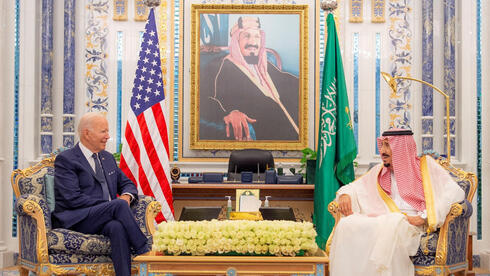 El presidente de Estados Unidos, Joe Biden, y el rey saudí Salman bin Abdulaziz. 
