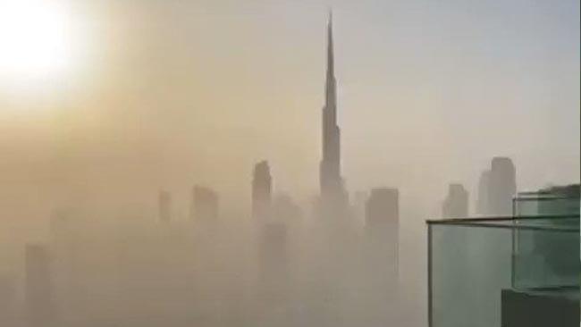 Tormenta de arena en Dubai, EAU. 