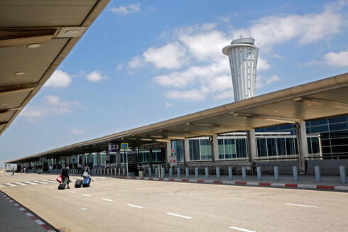 El Aeropuerto Ramon, casi vacío. 