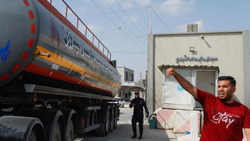Combustible que se lleva a Gaza a través del cruce fronterizo de Kerem Shalom. 