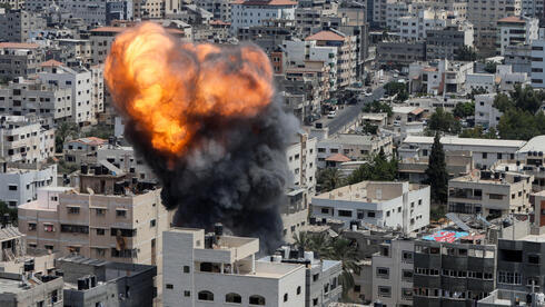 Uno de los ataques de las FDI contra objetivos en Gaza durante la ofensiva contra la Jihad Islámica que duró 3 días. 