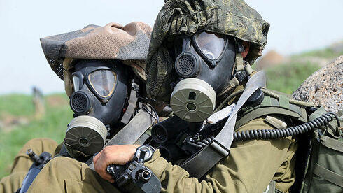 Soldados de las FDI con máscaras antigás. 